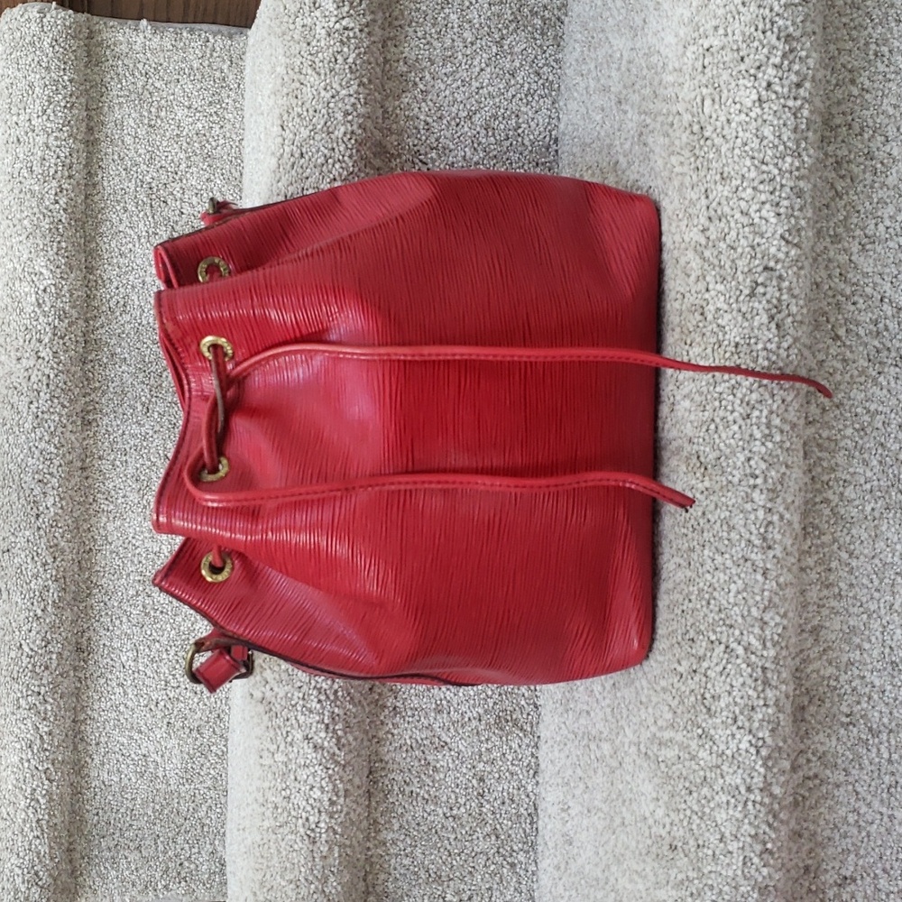 LV Red Epi Noe Authentic